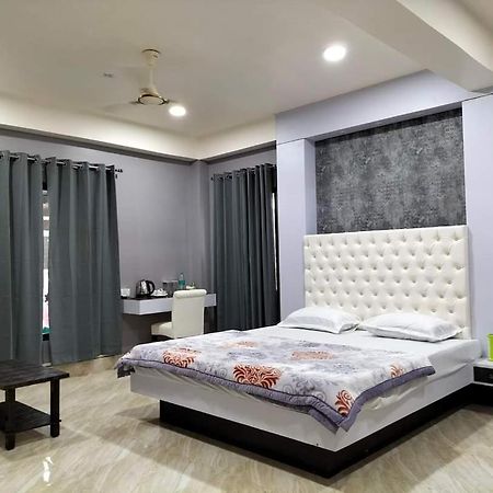 Radiant Club & Resort Imphal Ngoại thất bức ảnh